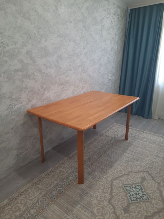 Стол в гостинную