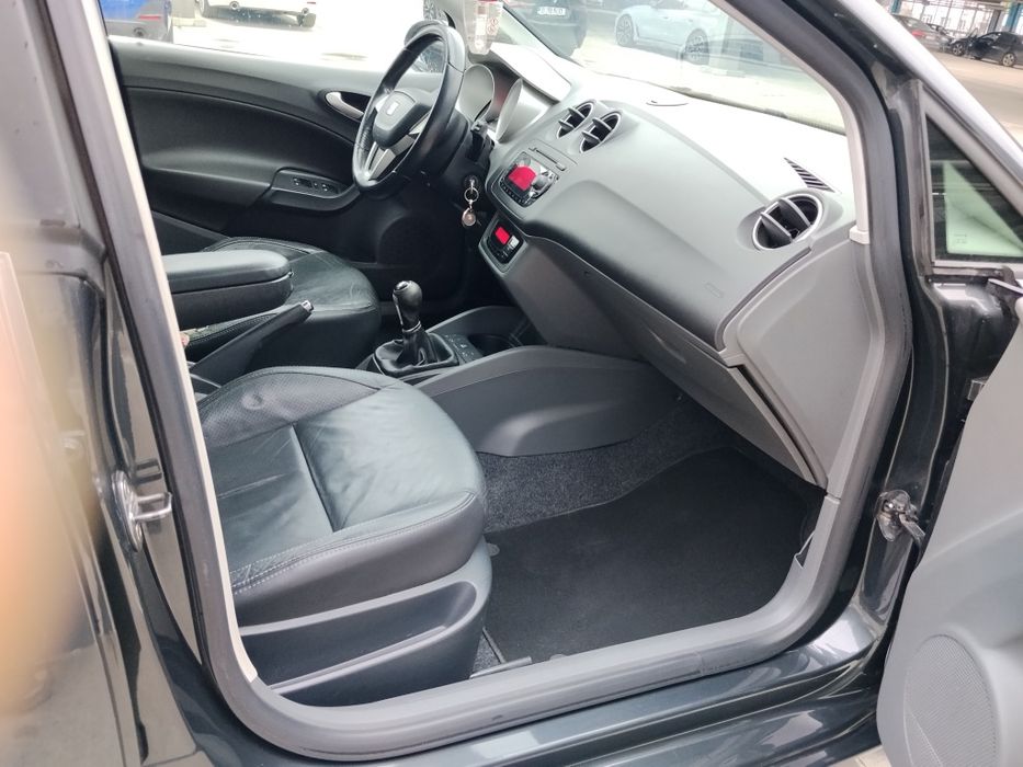 Seat Ibiza ST Ecomotive 1.2 TDI 75 CP

* Euro 5
* ABS / ESP / ASR / Airbag-uri
* Tapiterie Piele + Cotiera
* Incalzire Scaune
* Climatronic
* Hill Hol