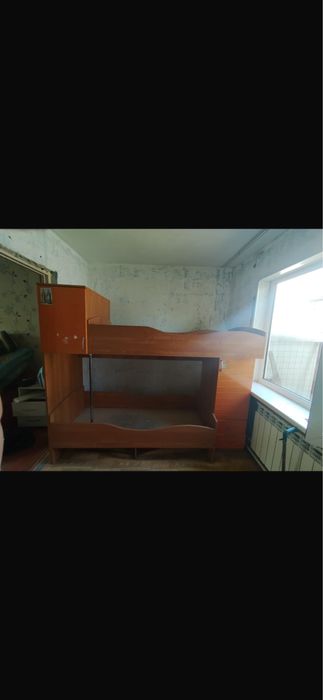 Двух яросная кровать б/у