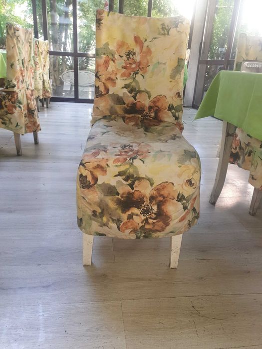 Продавам  столове за ресторант !