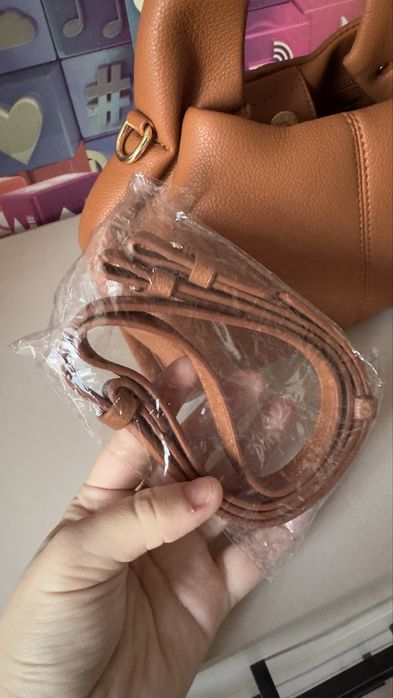 Продам сумку цвета кэмэл