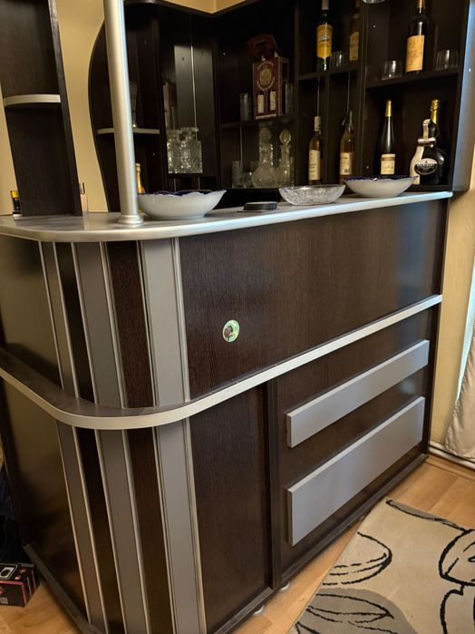 Vand combo mini bar plus scaune