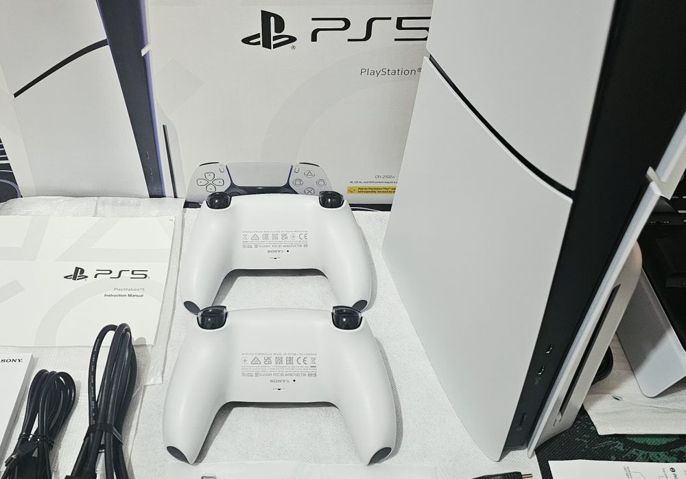 Ps 5 slim 1tb EAC Jet 2026 2 дж+ Зарядка станция!