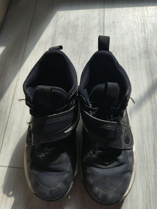 Обувки за момче на Найк!