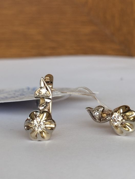 Съветски руски златни обеци с диамантите