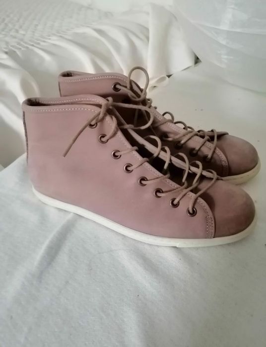 Обява 23 Нови дамски обувки