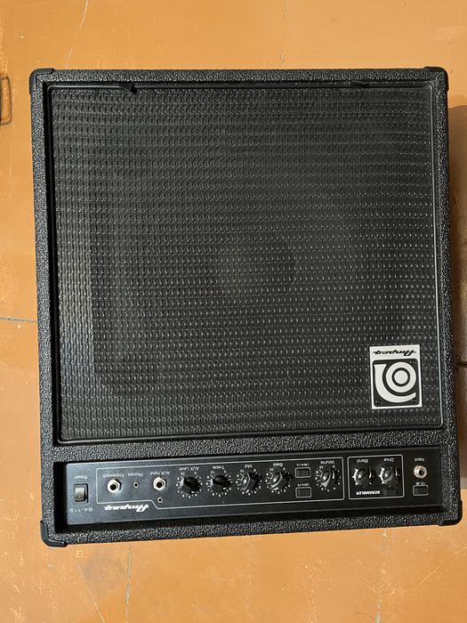 AMPEG-BA112 Басовый комбик