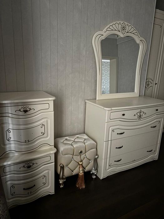 Продаю Спальный гарнитур комплект