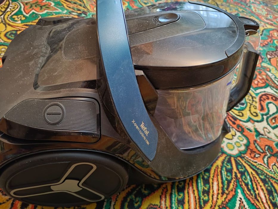 Пылесос Tefal.  2200w