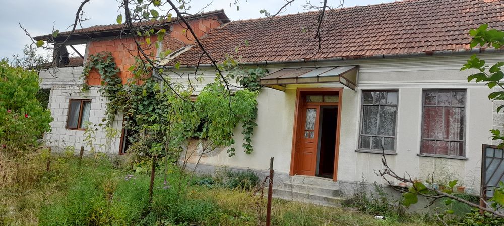 Vand casa zona linistita 10 km intrare autostrada Deva-Arad,