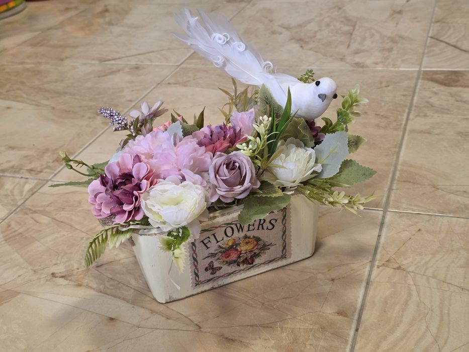 Цветни декоративни кашпи