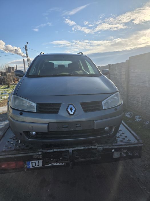 Dezmembrez Renault Megane 2 1.9 dci
