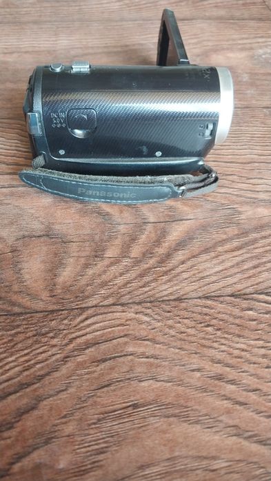 Panasonic  HC V 100