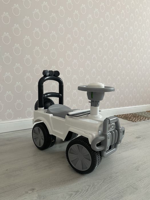 Продам детскую машинку