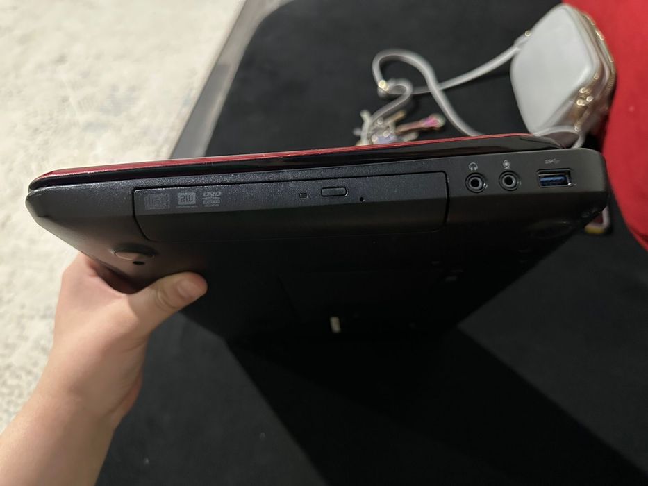 Ноутбук Dell в отличном состояний