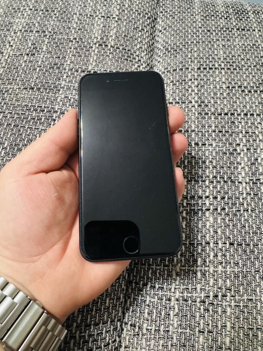 Iphone 7 negru 32 gb cu baterei 98% super