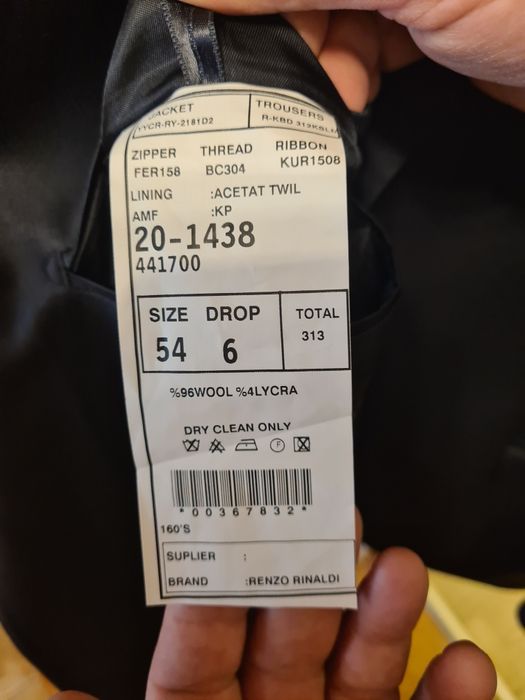 Vând costum elegant nou bărbați,nr 54 din lână, cu eticheta