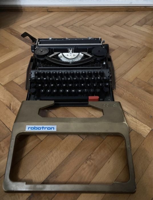 Masina de scris Robotron
