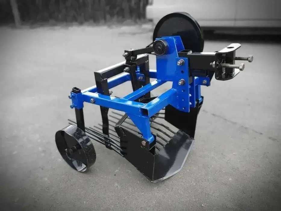 Masina Utilaj gratar de scos sapat recoltat cartofi pentru Motocultor