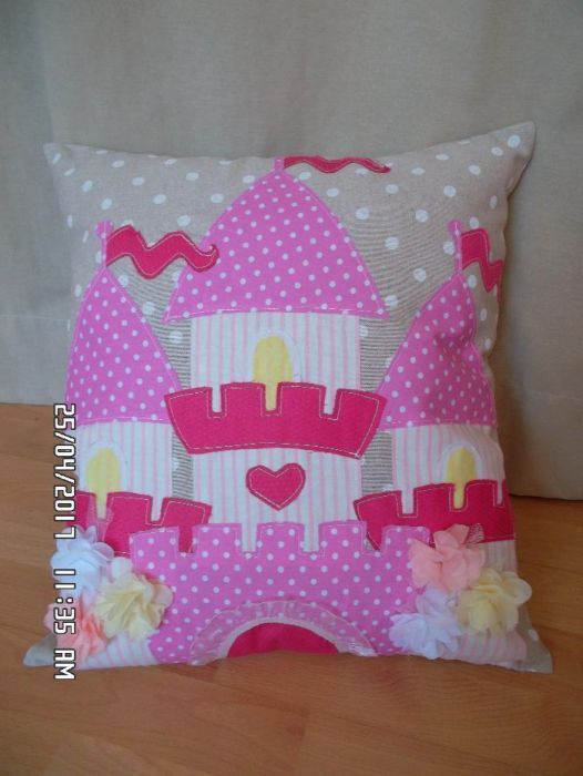 Възглавнички и кукли от текстил