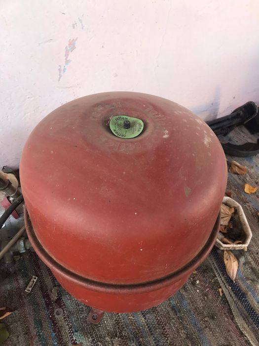 Vând centrala pe combustibil