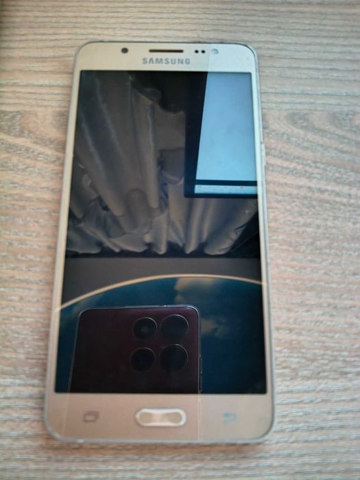 Vind telefon Sansung Galaxy j5