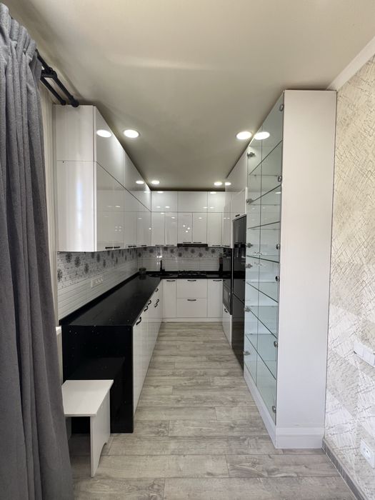 Сдаётся своя уютная квартира — техника, гардеробная, заезжай и живи!