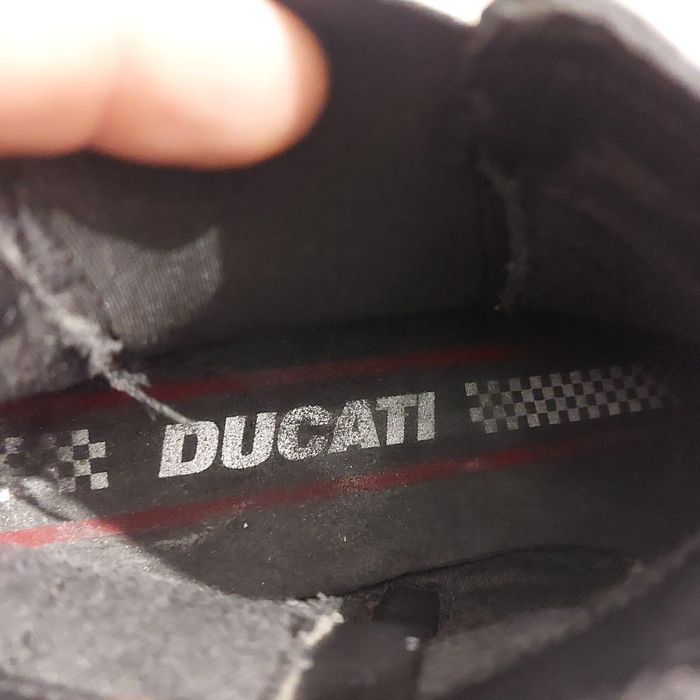 Ghete  Ducati din piele!!