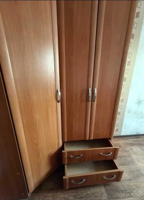 Шкаф угловой б/у, самовывоз