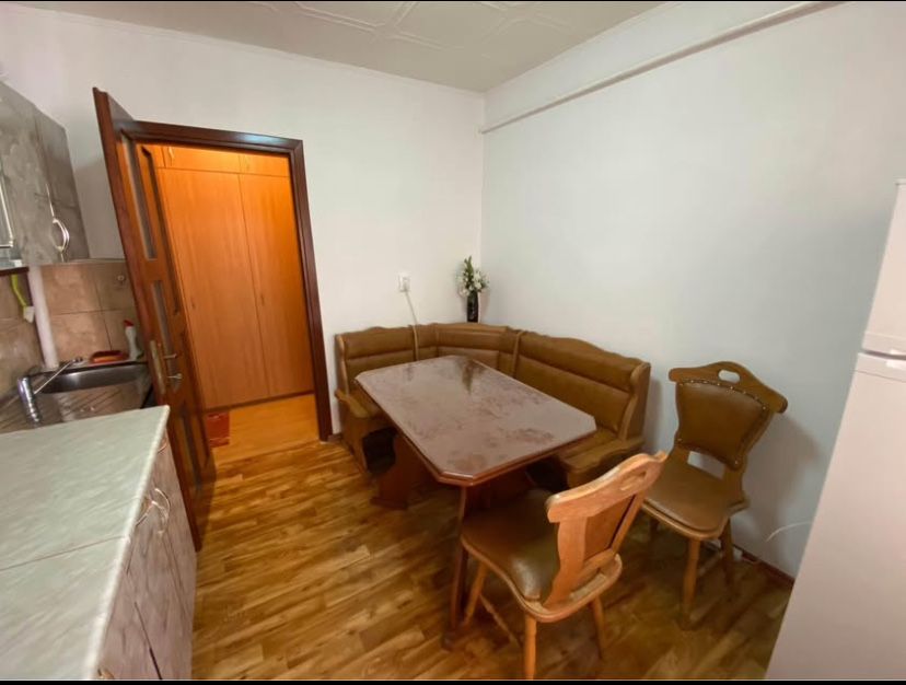 Inchiriez apartament cu 3 camere Strada Calea lui Traian  Calmanesti