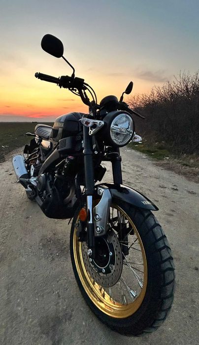 Motocicleta Yamaha XSR Legacy 125 cmc