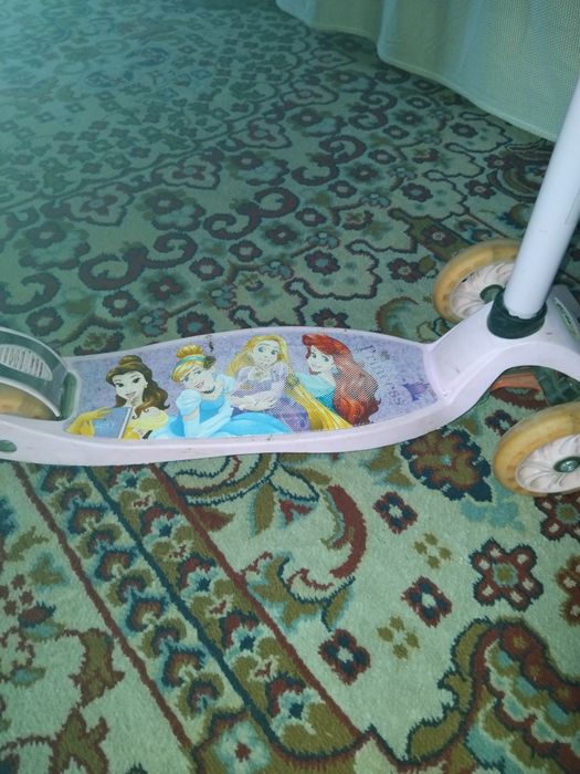 Продам самокат для девочки