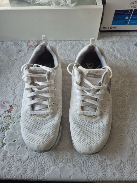 SKECHERS mărimea 39 și 40