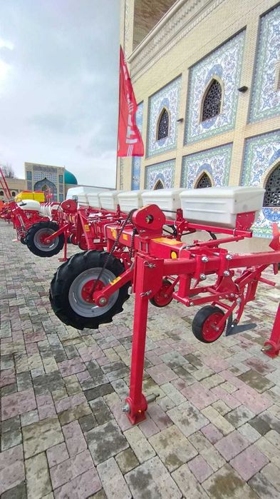 Культиватор 4-02 междурядный