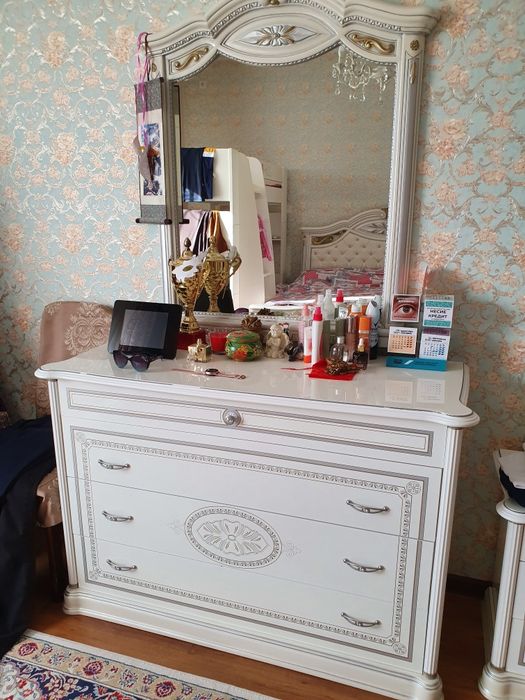 Спальный гарнитур