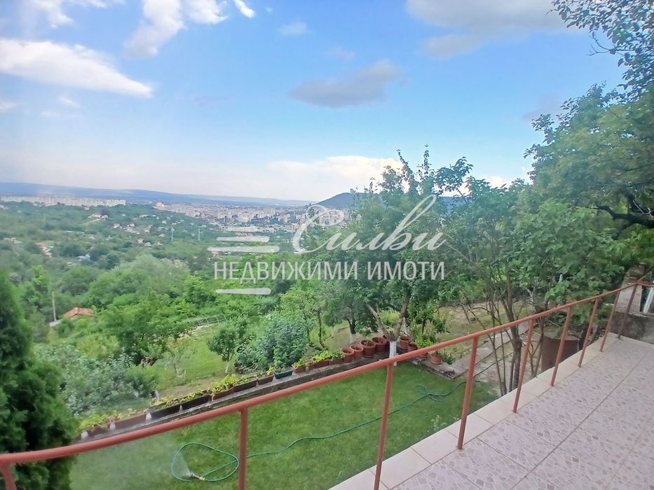 Двуетажна тухлена вила - местност ЧАШКА