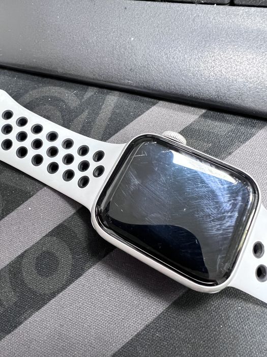 Apple watch se ………..