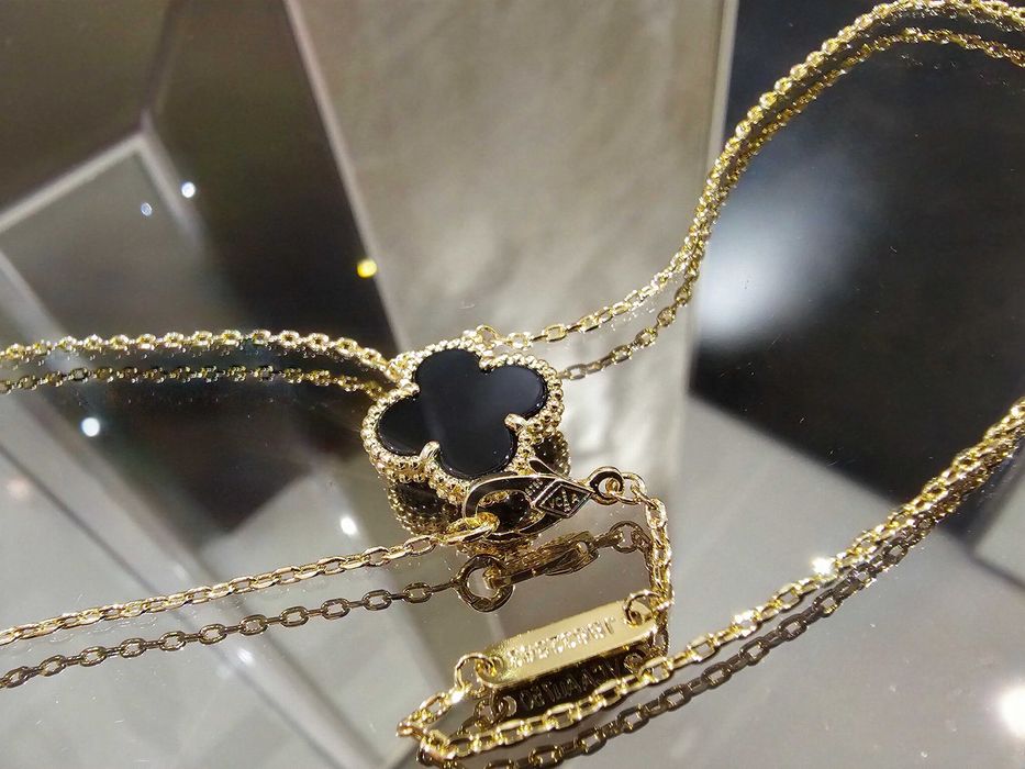 Van Cleef & Arpels VCA Gold Black Alhambra 1 Motif Clover Дамско Колие