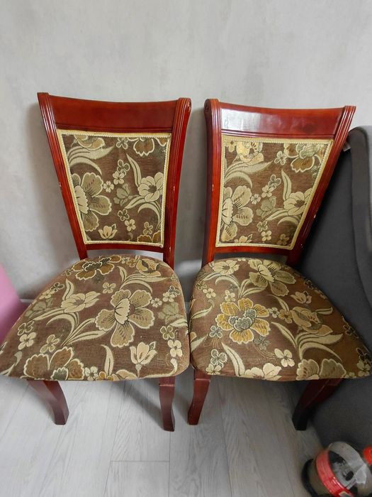 Продам стол из красного дерева настоящего