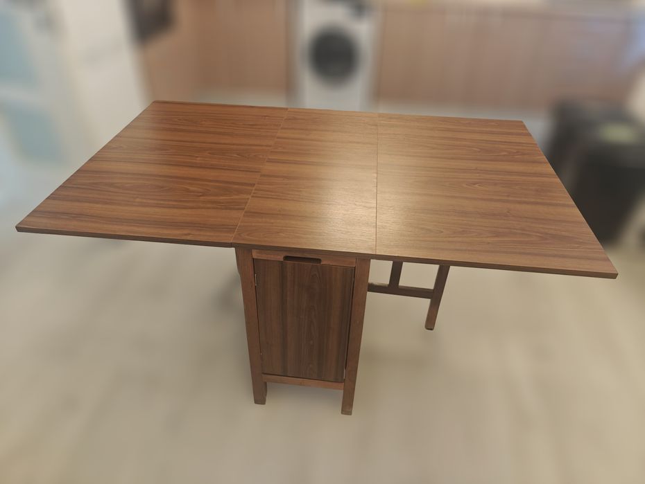 Set Masă Pliabilă (tip consolă) + 4 Scaune incluse – Ideală spații mici