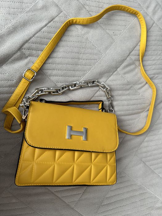 Сумки. Каждая по 4000 тенге