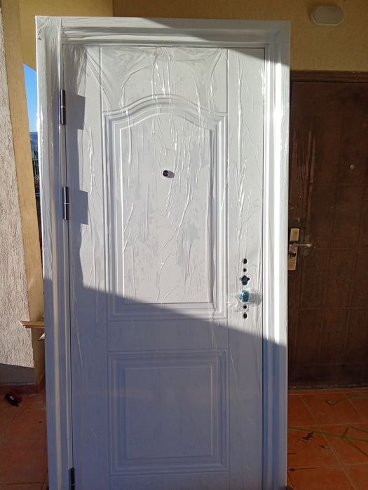 Външни метални врати