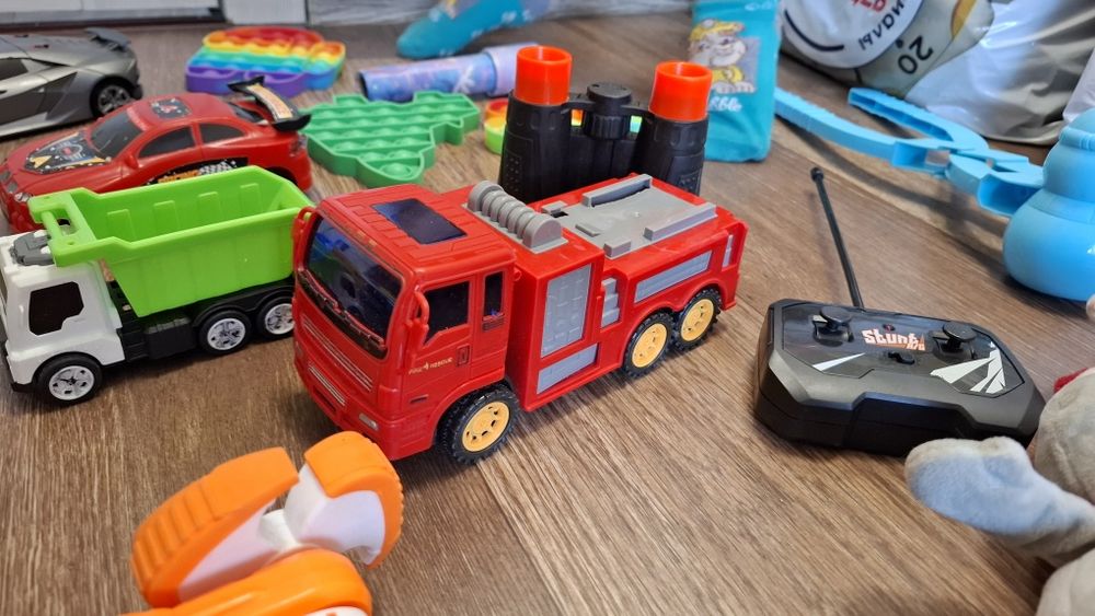 Пакет разных игрушек