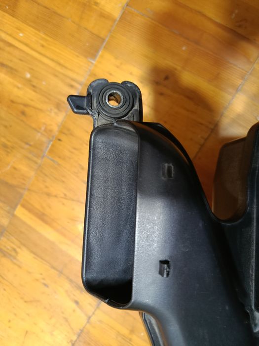 Корпус воздушного фильтра автомобиля Спарк.