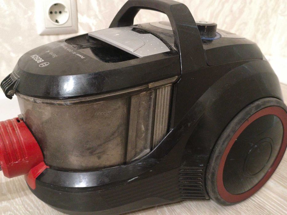 Продаю пылесос bosch