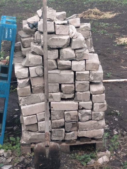 Кирпич  белый!!!