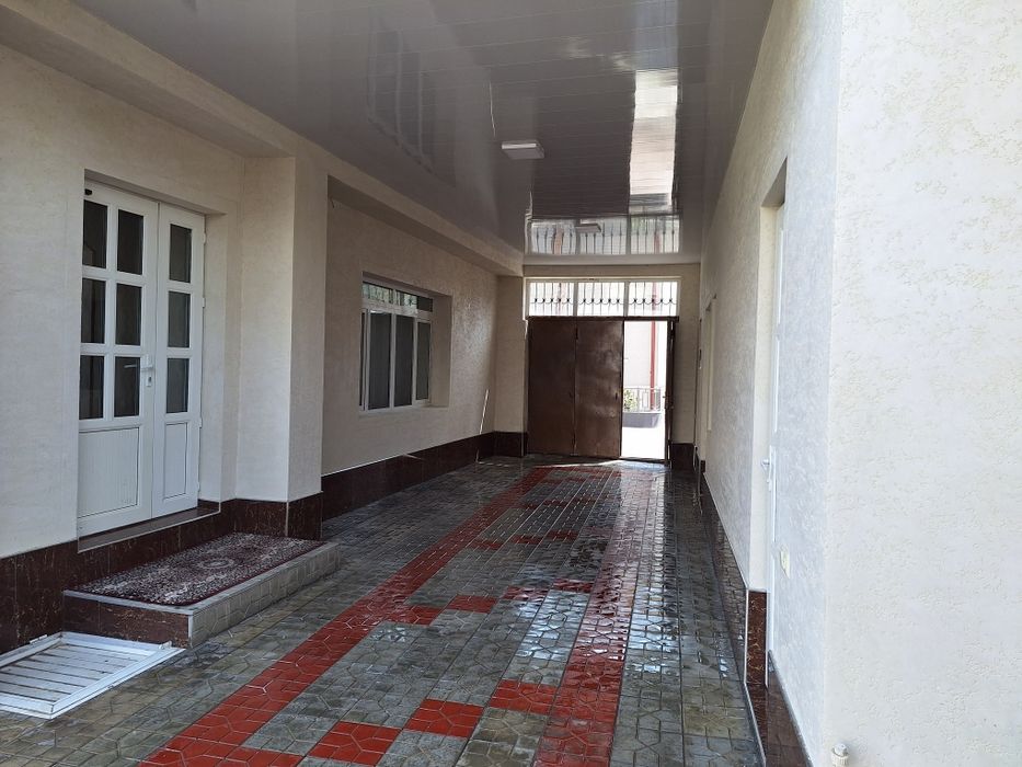 Hovli sotiladi 4 sotok (O'RIKZOR)