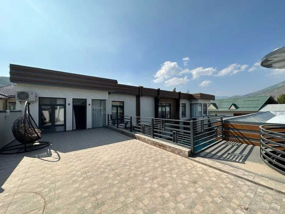 Chorvoqda Hi-tech Dacha Sotiladi