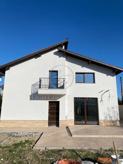 Продава се Къща в Пловдив, Център - 156 кв.м за 1571 €/кв.м - Снимка #1