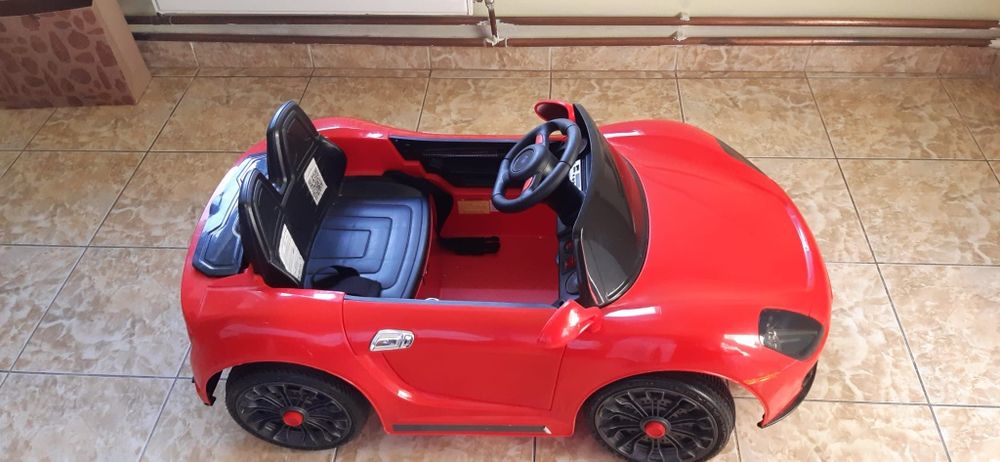 Vând mașină electrică de copii